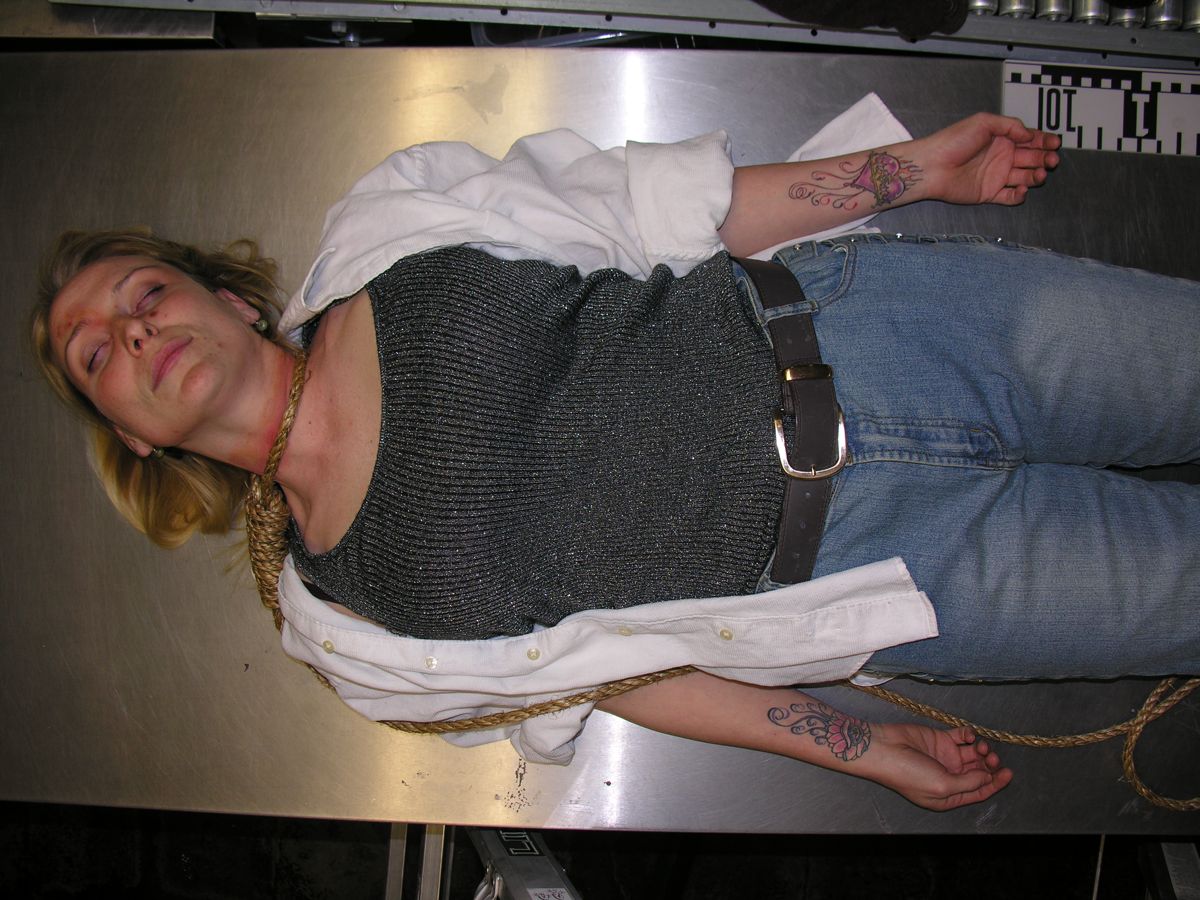Re morgue female autopsy